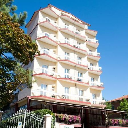 Hotel Royal ペザロ エクステリア 写真